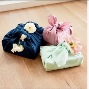 To The Market Reusable Gift Wrapping- Brand new!